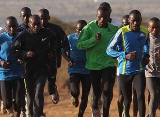 Quenianos: treino duro, vitórias fáceis