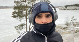 Um corredor português na Finlândia que corre sobre o mar
